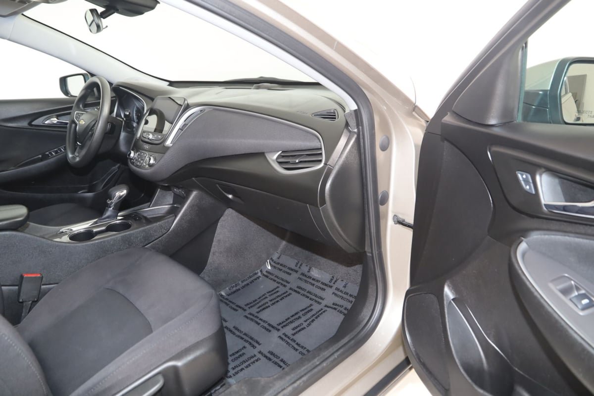 Used 2024 Chevrolet Malibu LT FWD image 38