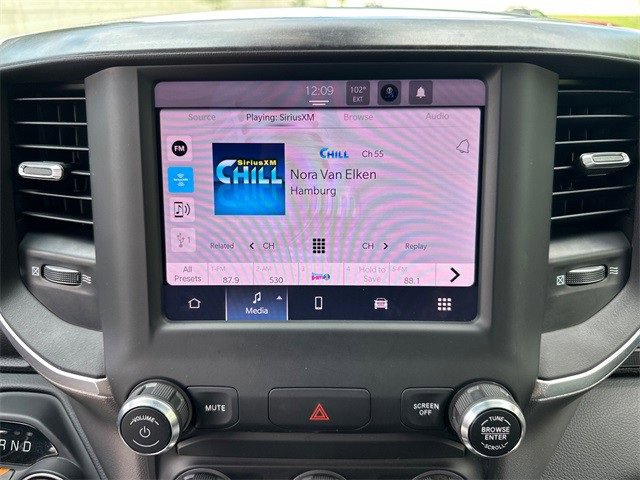 Used 2024 RAM 2500 Big Horn w/ Bed Utility Group image 21