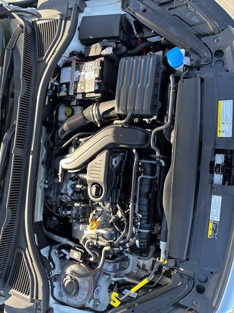 Used 2024 Volkswagen Jetta SE image 32