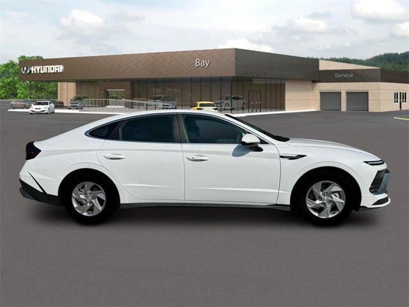 New 2025 Hyundai Sonata SE FWD image 9