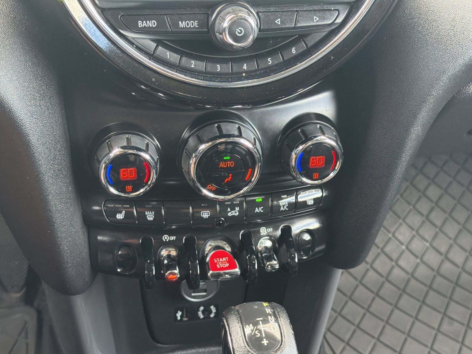 Used 2016 MINI Cooper 2-Door Hardtop FWD image 18
