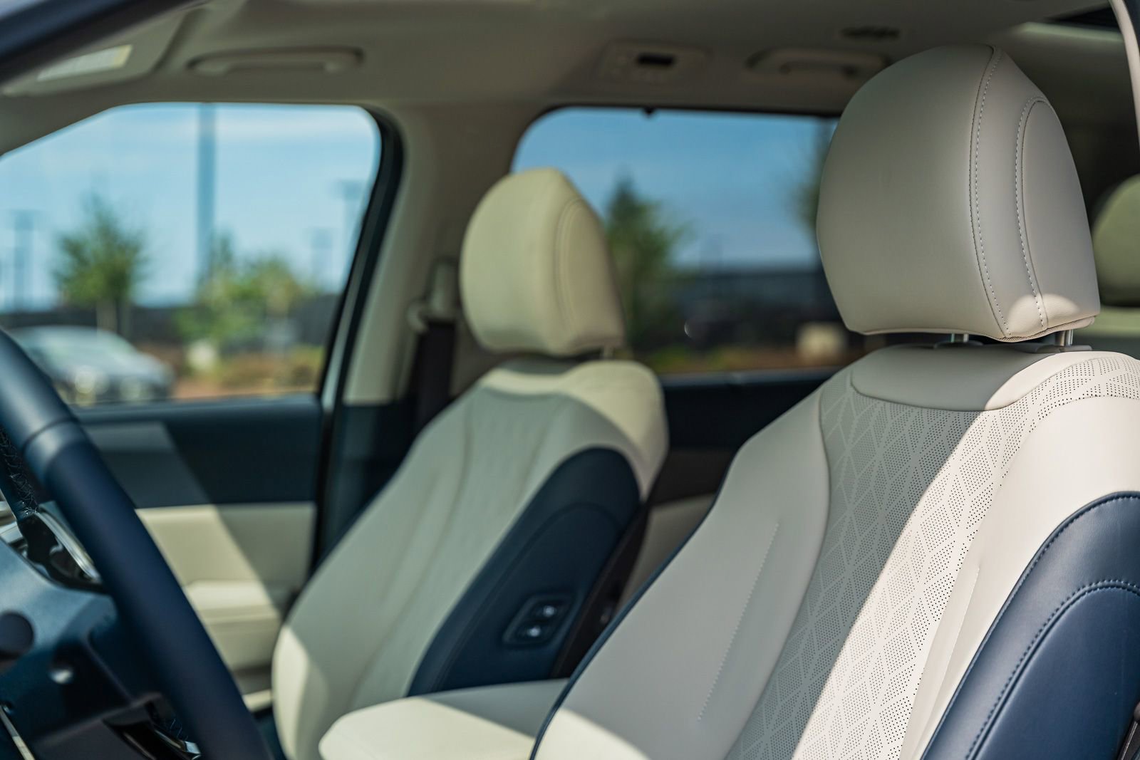 New 2026 Kia Carnival SX w/ SX Dark Edition Package image 16