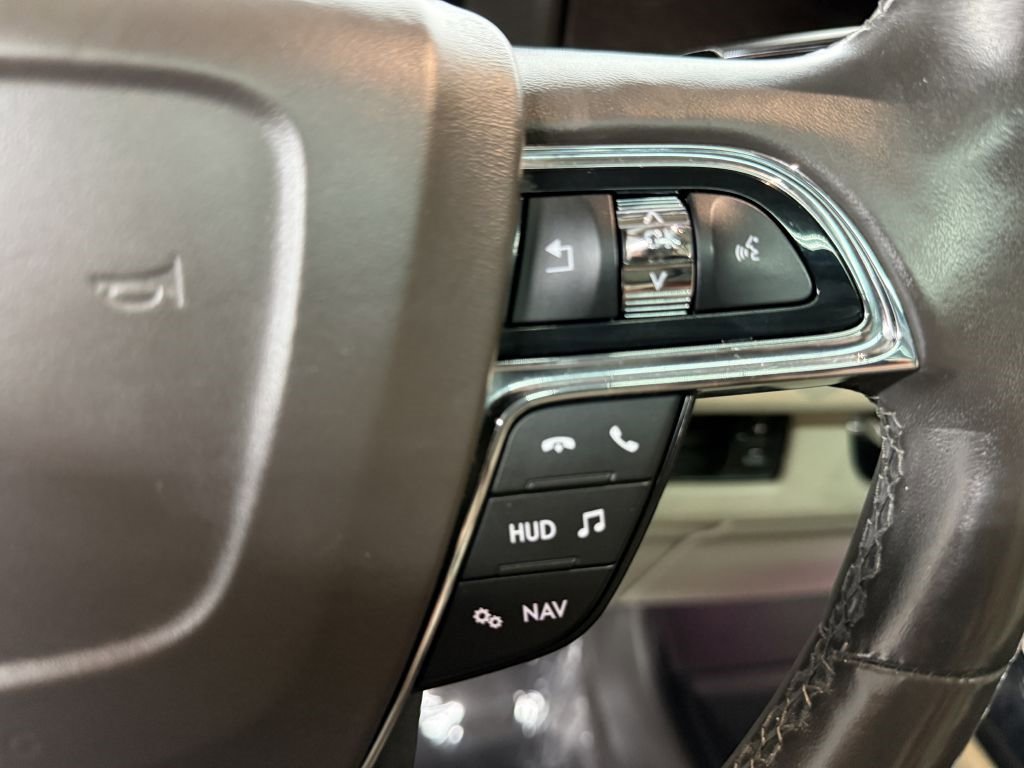 Used 2018 Lincoln Navigator L Reserve w/ Technology Package image 16