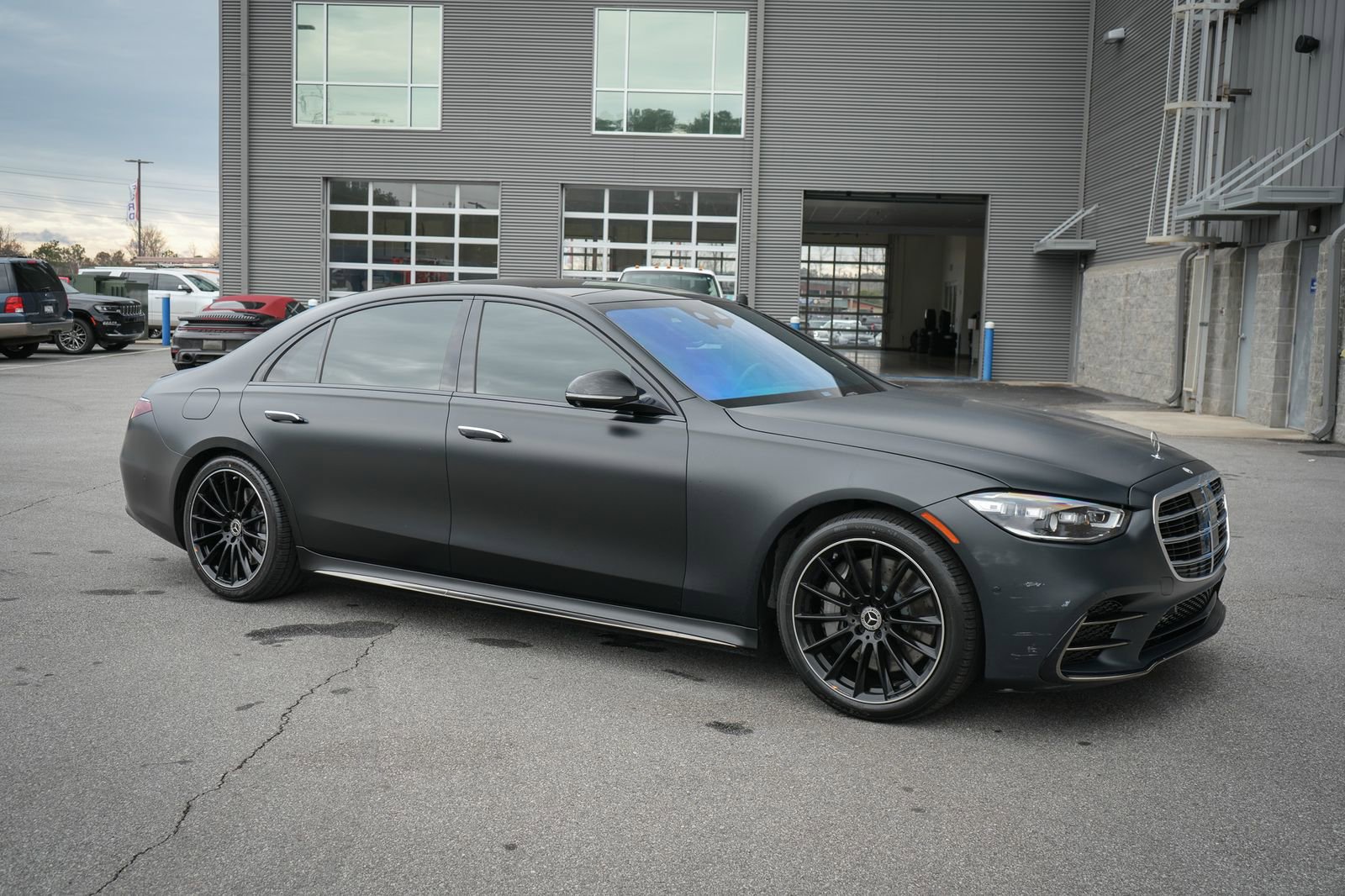 Used 2023 Mercedes-Benz S 580e 4MATIC Sedan w/ AMG Line image 21