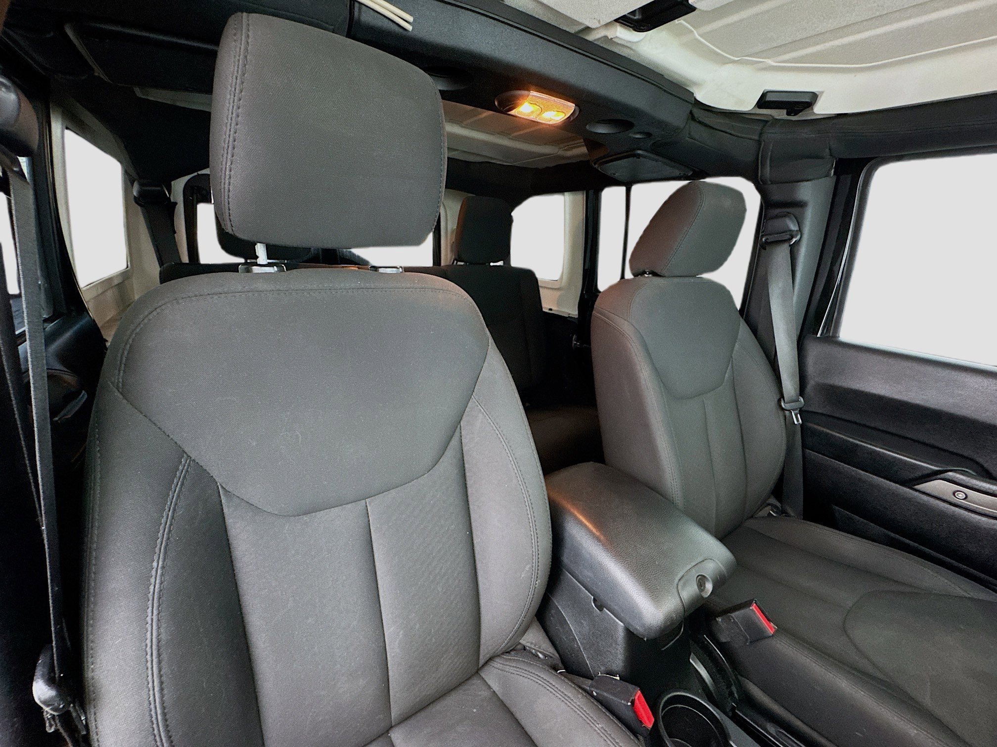 Used 2018 Jeep Wrangler Unlimited Sport S image 17