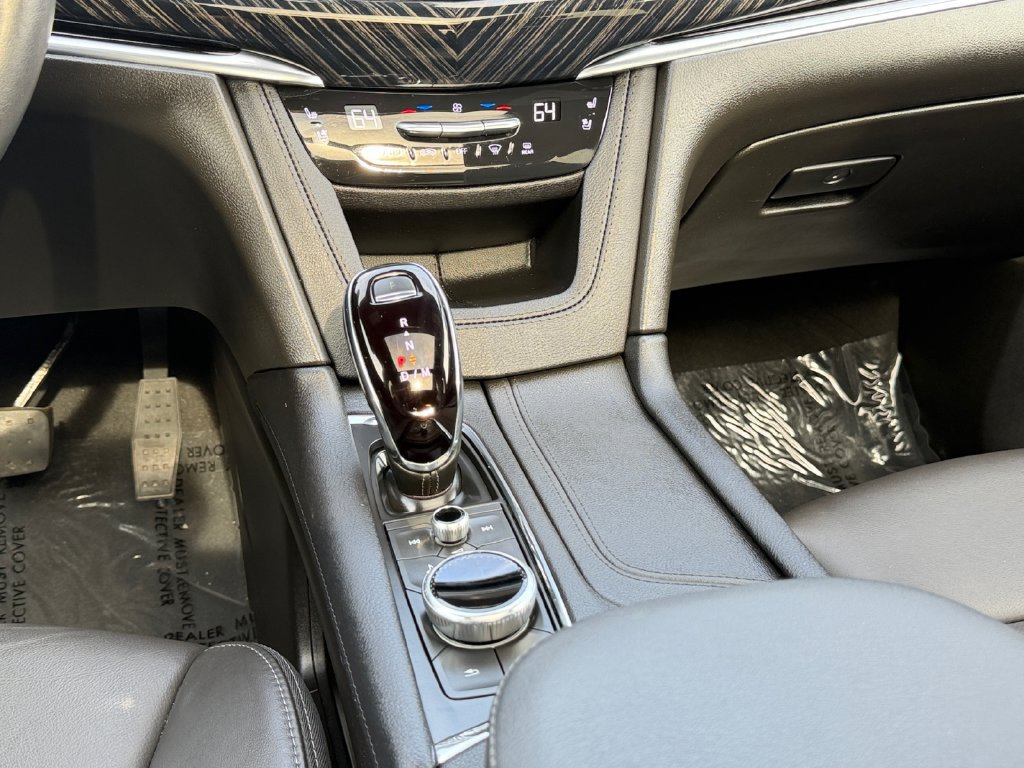 Used 2024 Cadillac XT6 Premium Luxury w/ LPO, Floor Liner Package AWD/4WD image 11