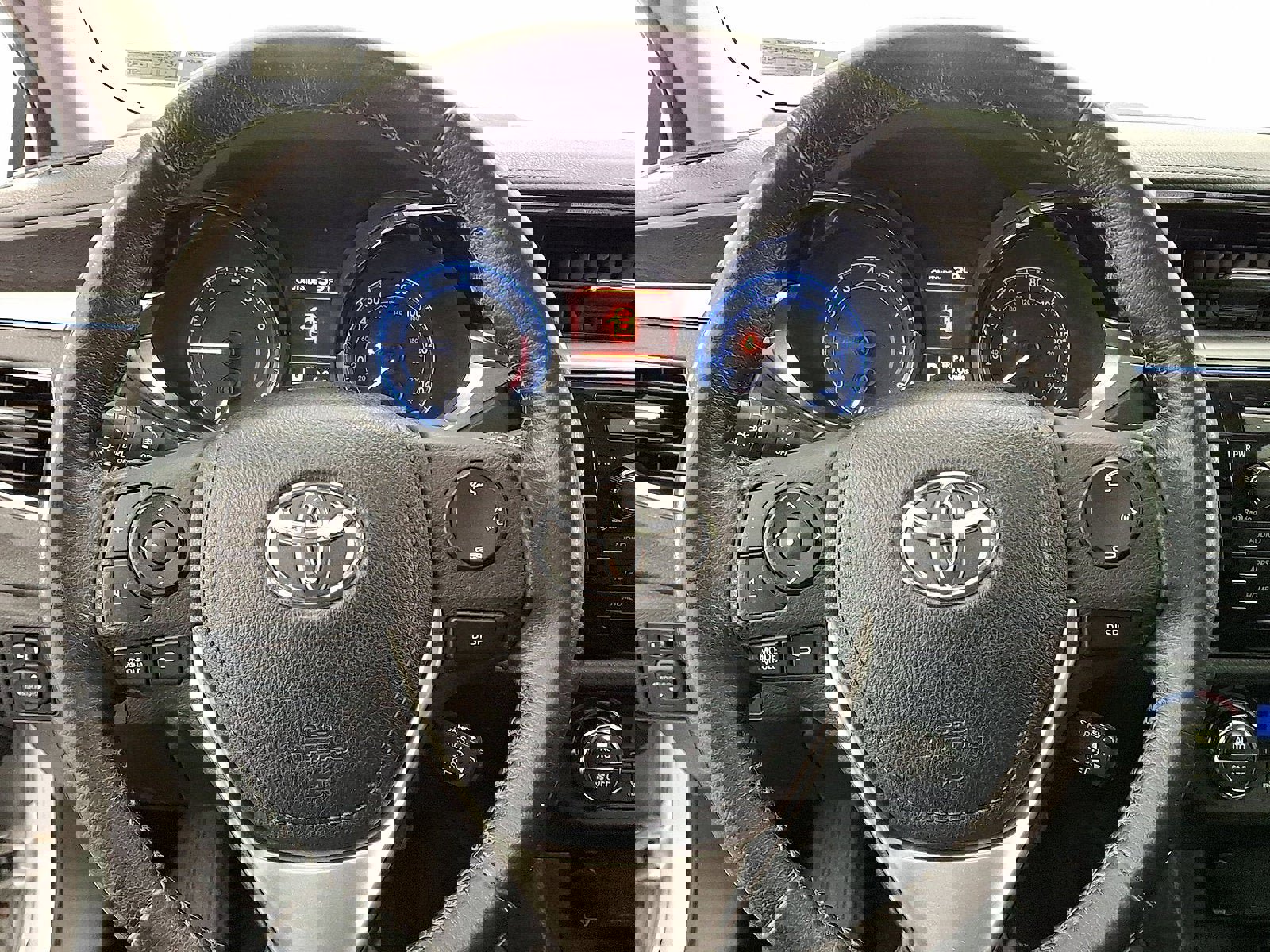 Used 2014 Toyota Corolla S image 16