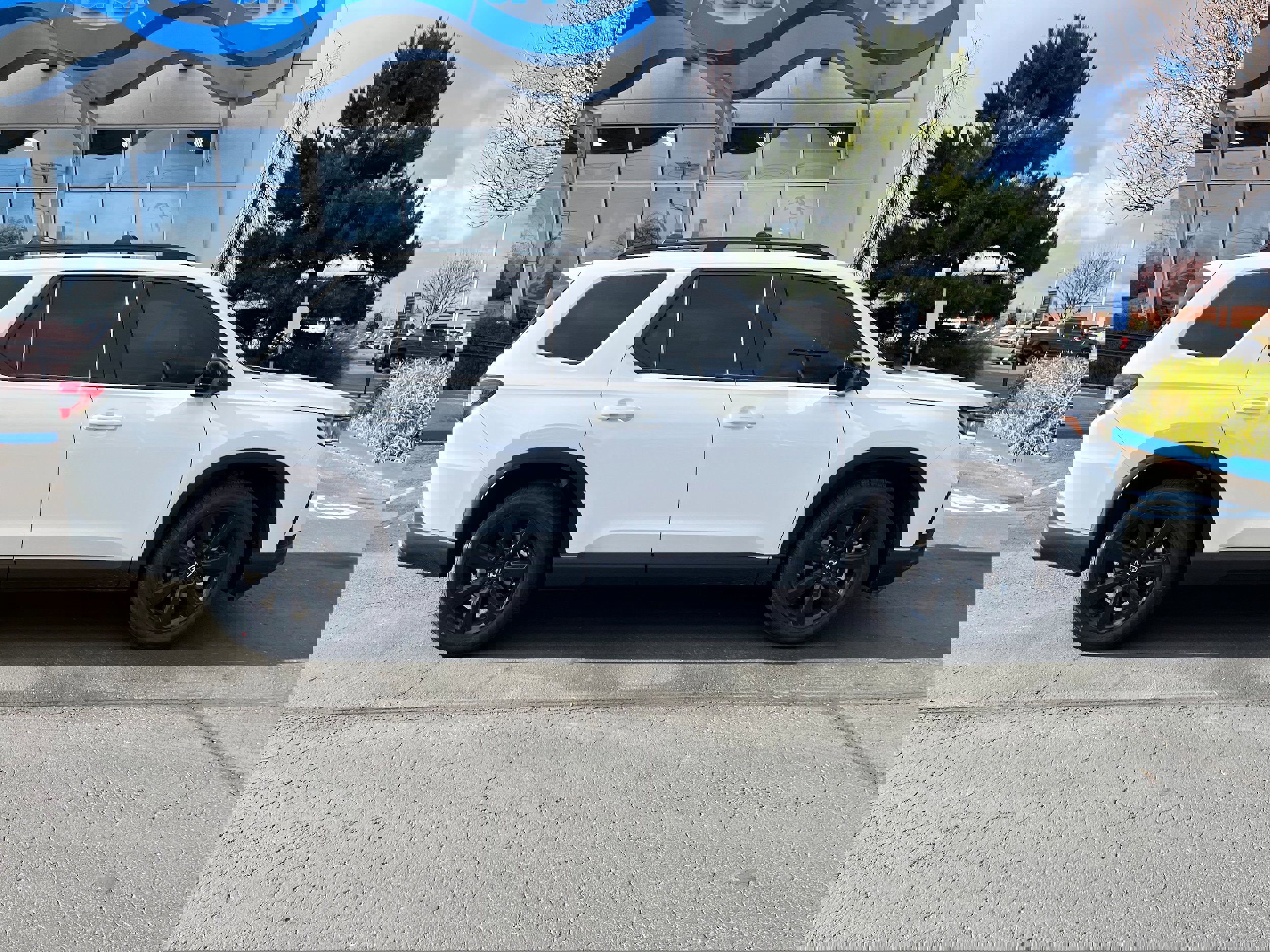 New 2025 Honda Pilot Black Edition image 4