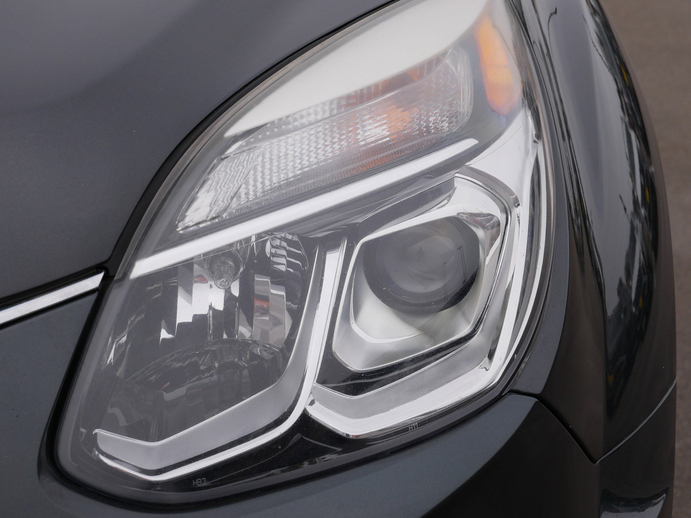 Used 2017 Chevrolet Equinox Premier w/ Enhanced Convenience Package AWD/4WD image 16