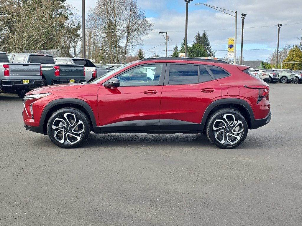 Certified 2025 Chevrolet Trax RS w/ Sunroof Package image 6