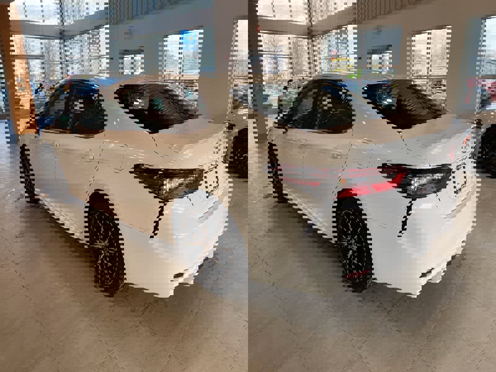 Used 2024 Toyota Camry SE FWD image 3