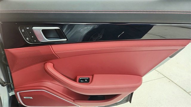 Used 2023 Porsche Panamera Platinum Edition image 27