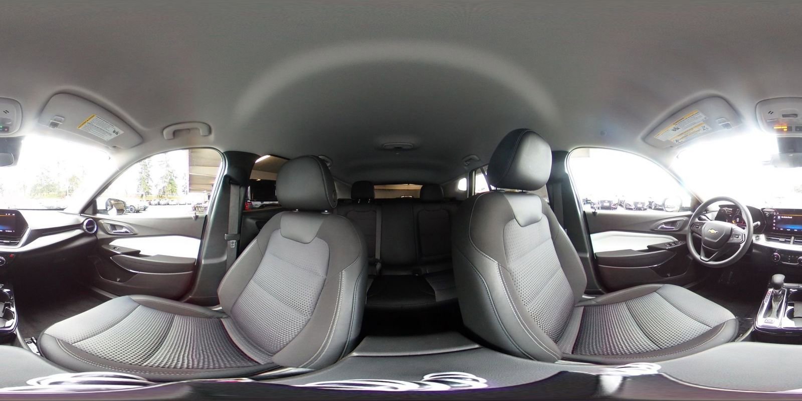 Used 2025 Chevrolet Trax LT FWD image 43