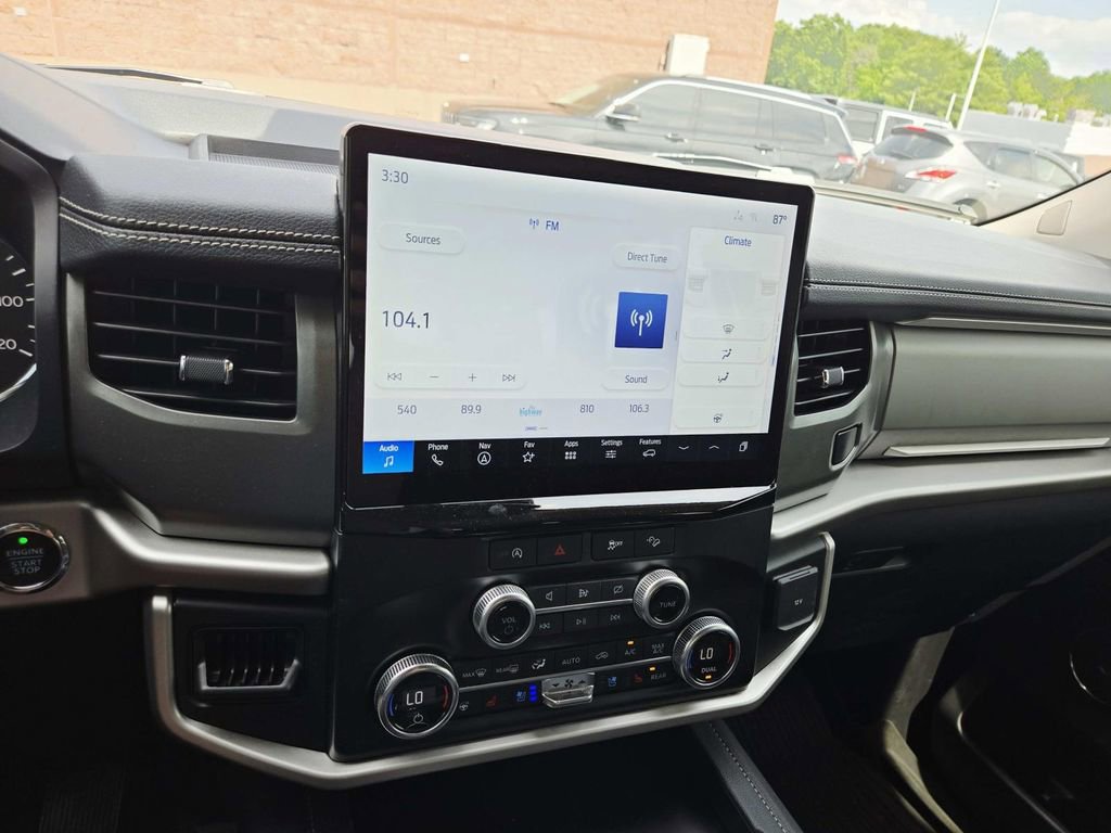 Used 2024 Ford Expedition XLT AWD/4WD image 26