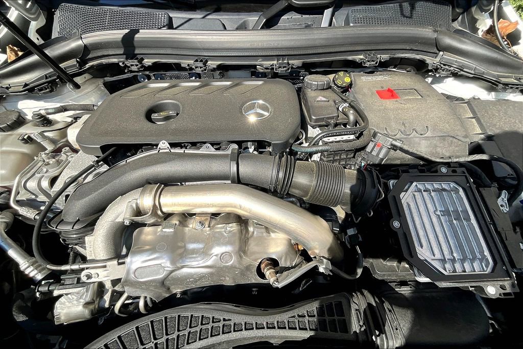 Used 2025 Mercedes-Benz GLA 250 4MATIC image 9