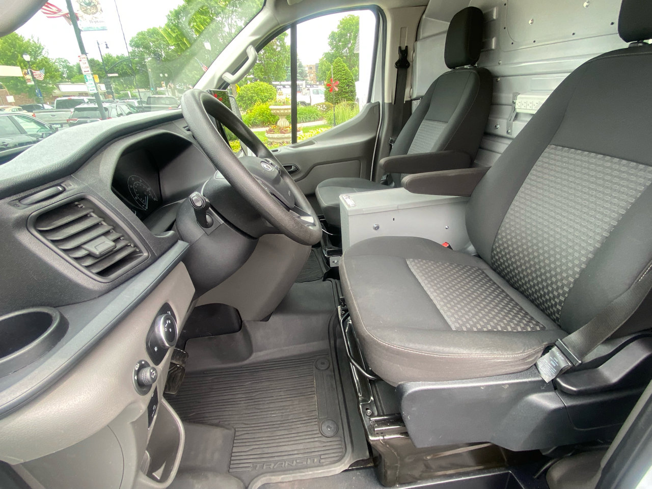 Used 2022 Ford Transit 250 Low Roof AWD image 19