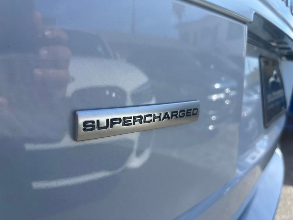 Used 2019 Land Rover Range Rover Long Wheelbase Supercharged AWD/4WD image 32