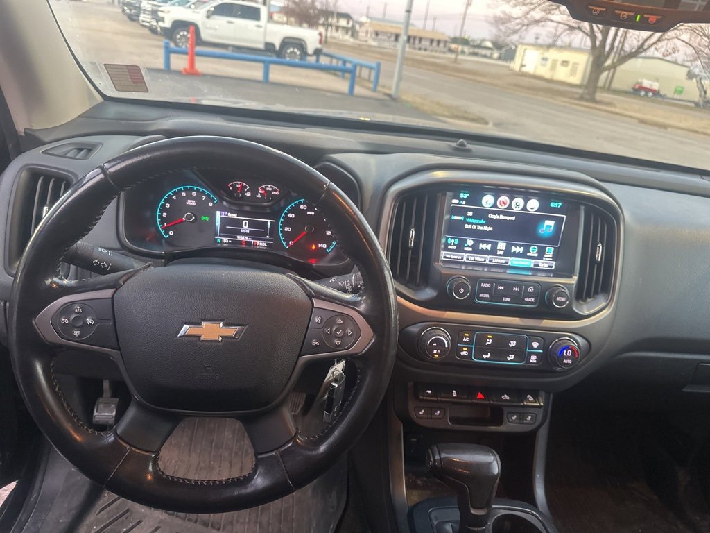 Used 2017 Chevrolet Colorado Z71 w/ Z71 Midnight Edition image 6