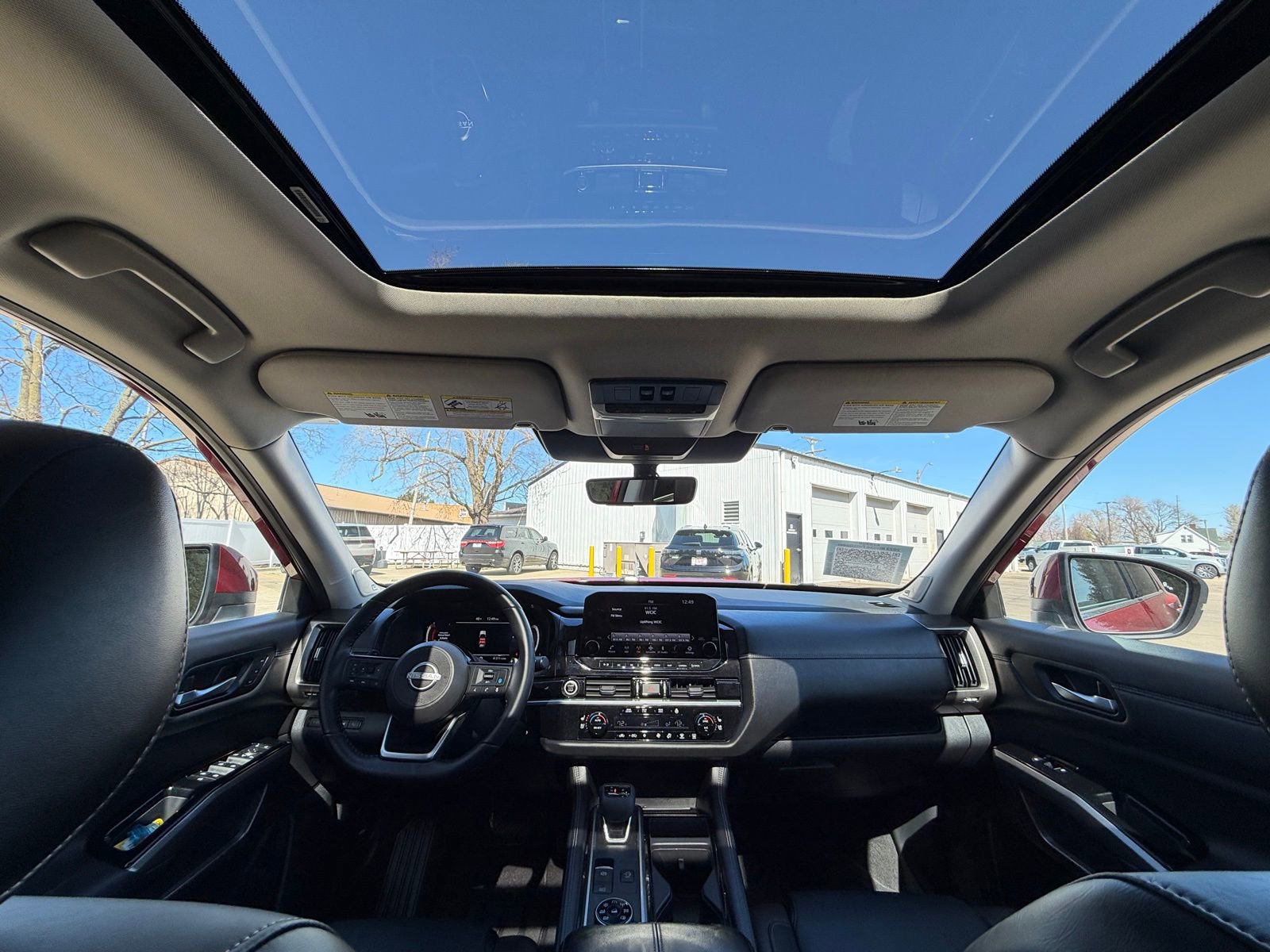 Used 2023 Nissan Pathfinder Platinum w/ Cargo Package image 27