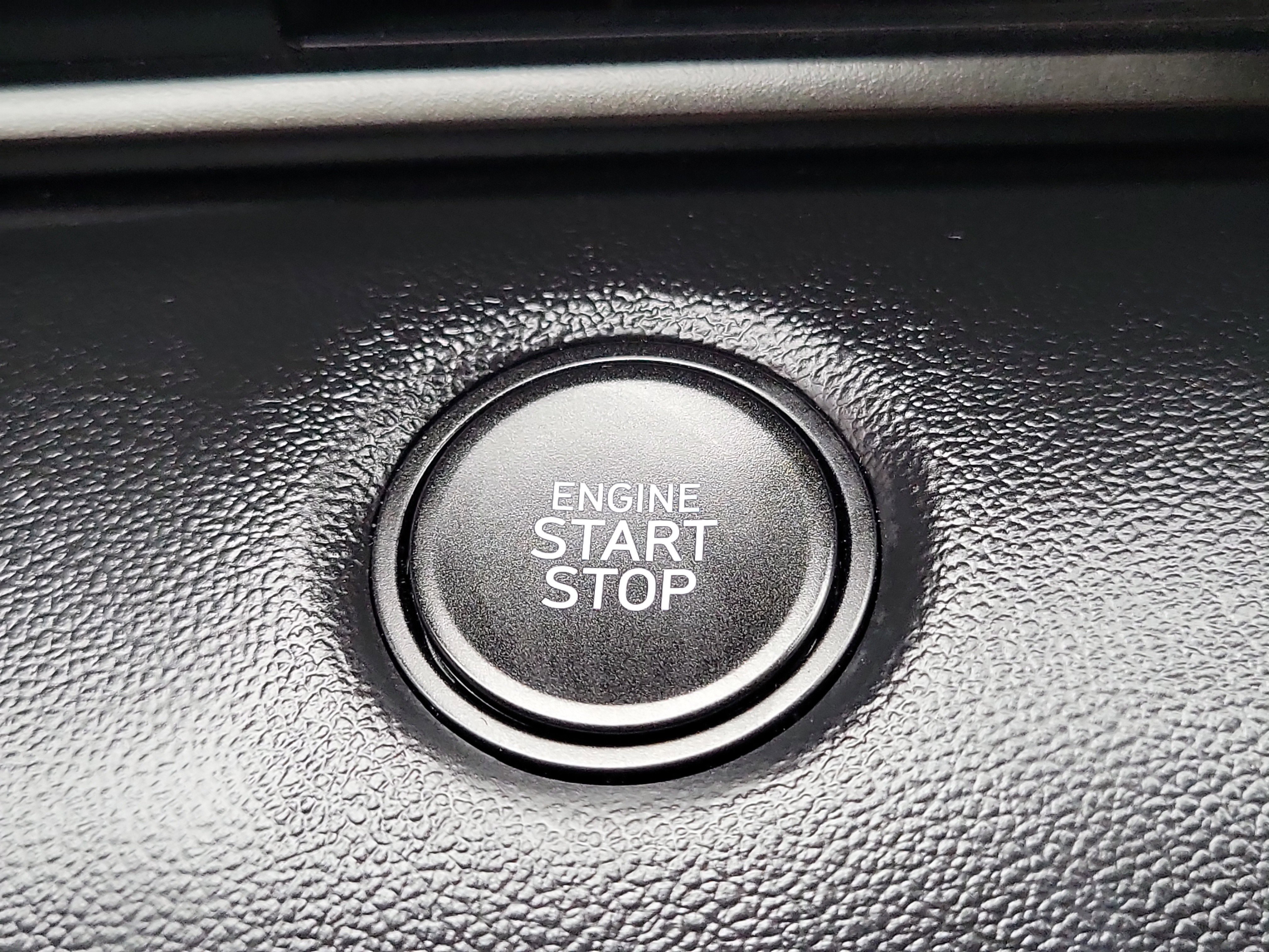 Certified 2025 Hyundai Elantra Sport image 14