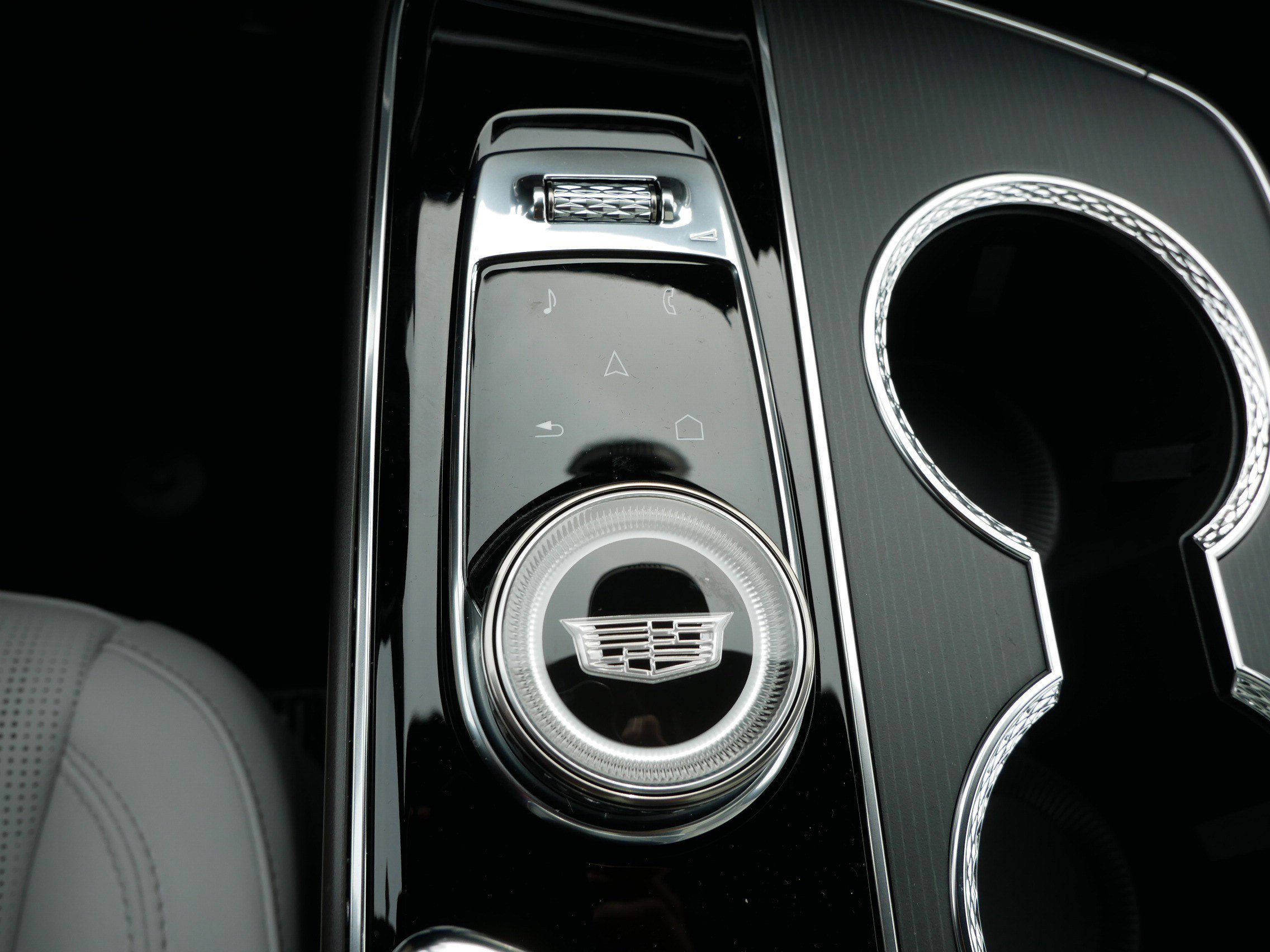 New 2026 Cadillac Lyriq Sport w/ LPO, Floor Liner Package image 27