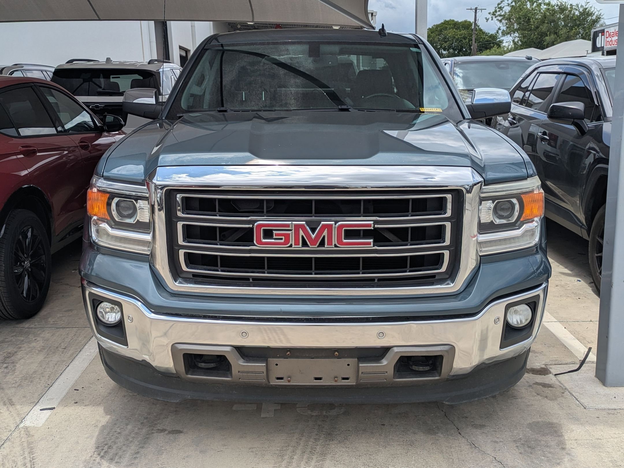 Used 2014 GMC Sierra 1500 SLT w/ SLT Preferred Package AWD/4WD image 2
