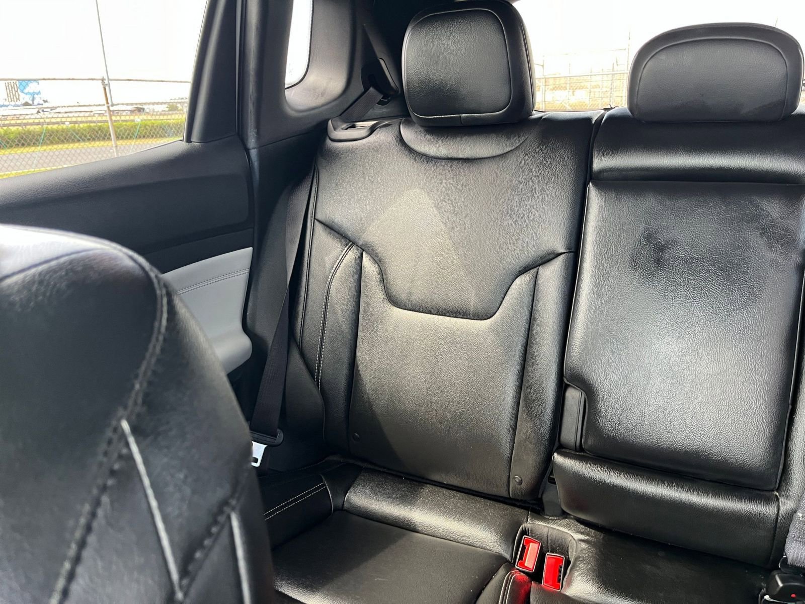 Used 2025 Jeep Compass Limited image 40