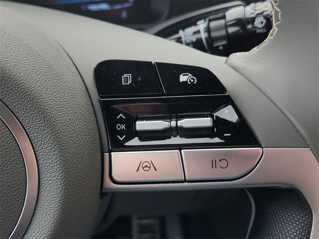 Used 2025 Hyundai Elantra Sport image 23