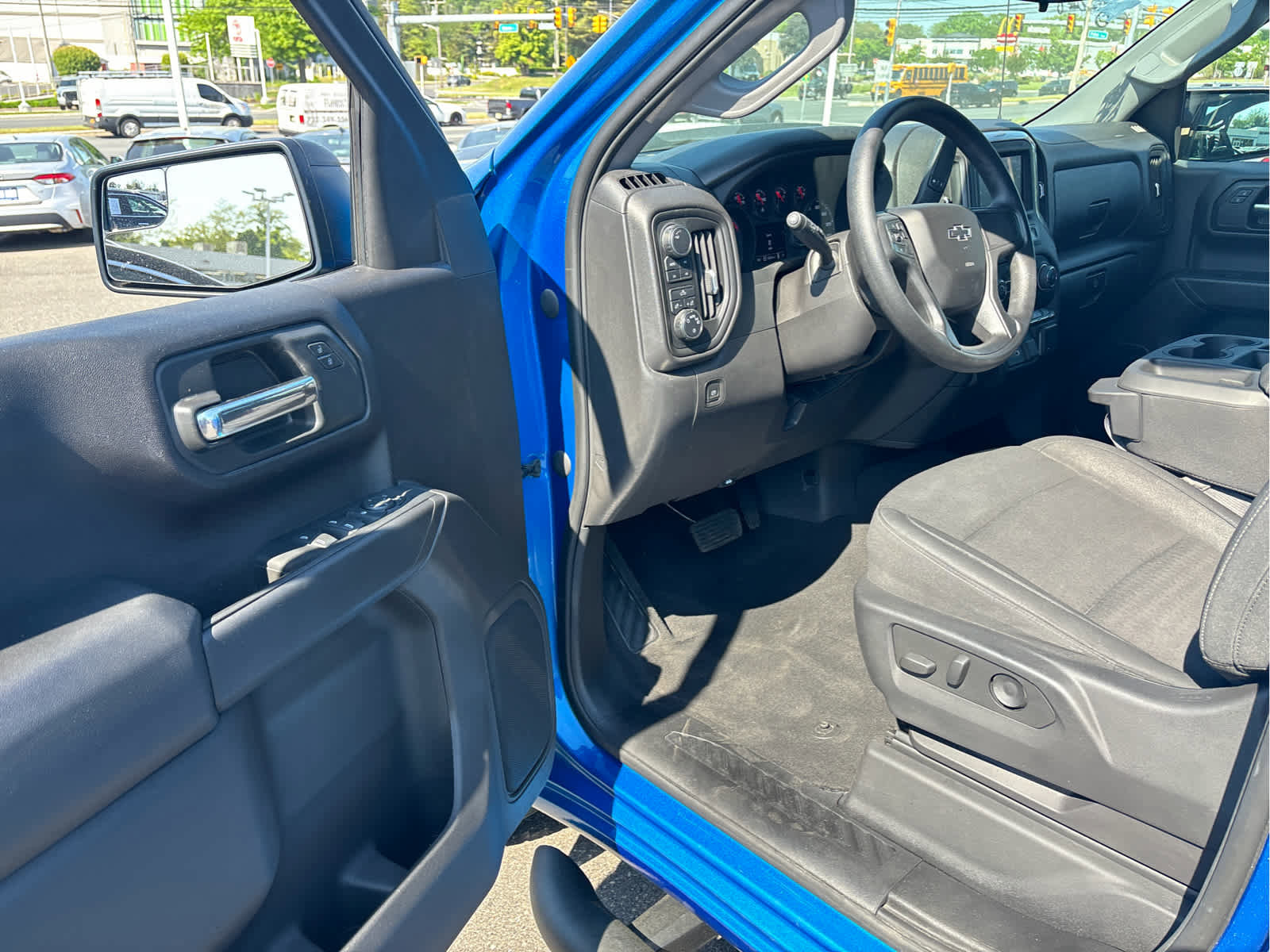 Certified 2023 Chevrolet Silverado 1500 Custom Trail Boss w/ LPO, Dark Essentials Package AWD/4WD image 7