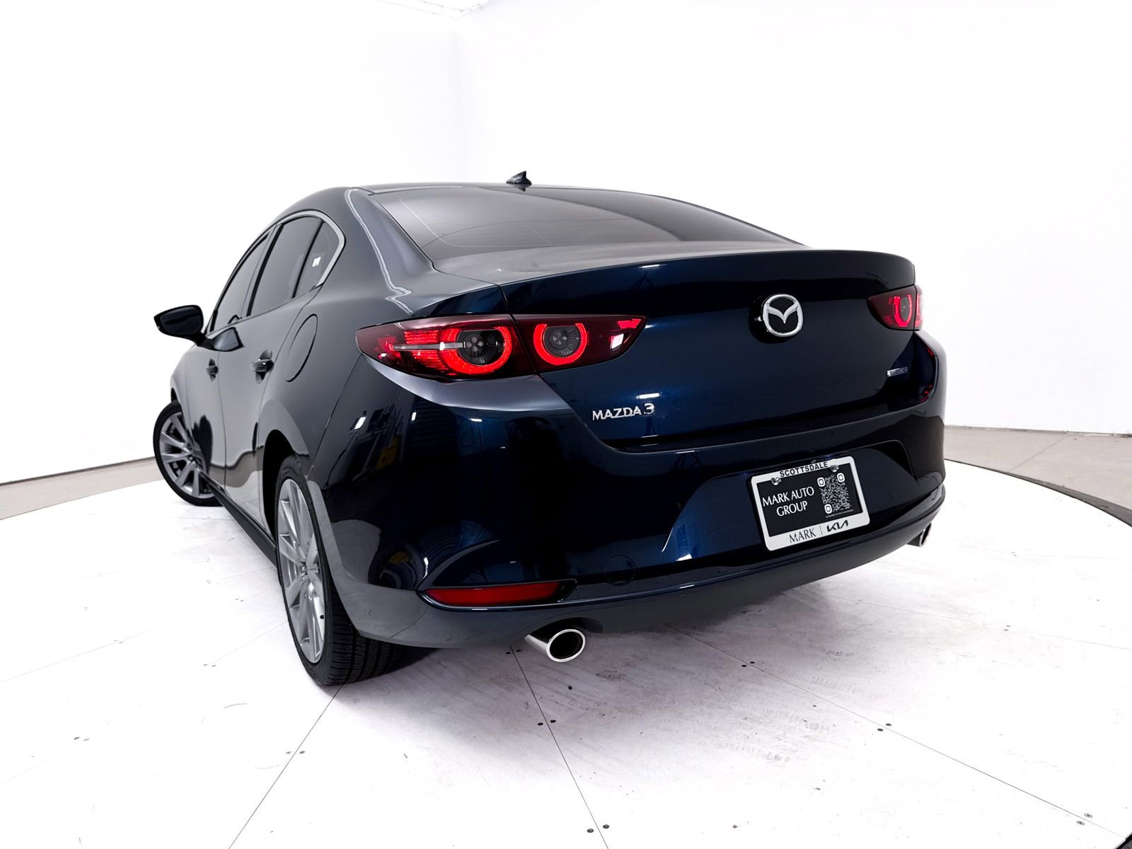Used 2019 MAZDA MAZDA3 Sedan w/ Premium Package FWD image 9