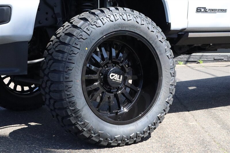 Used 2026 Ford F350 Platinum AWD/4WD image 12