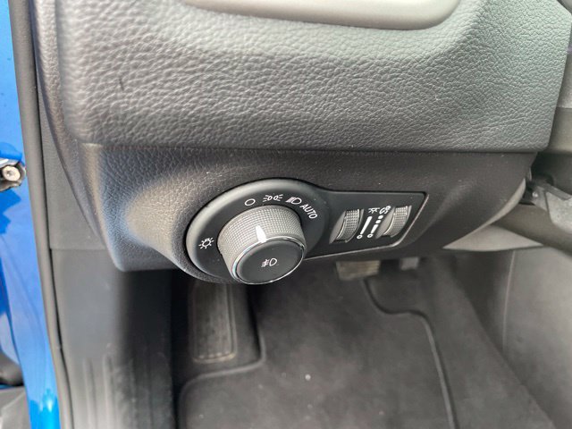 Used 2020 Jeep Compass Latitude FWD image 24