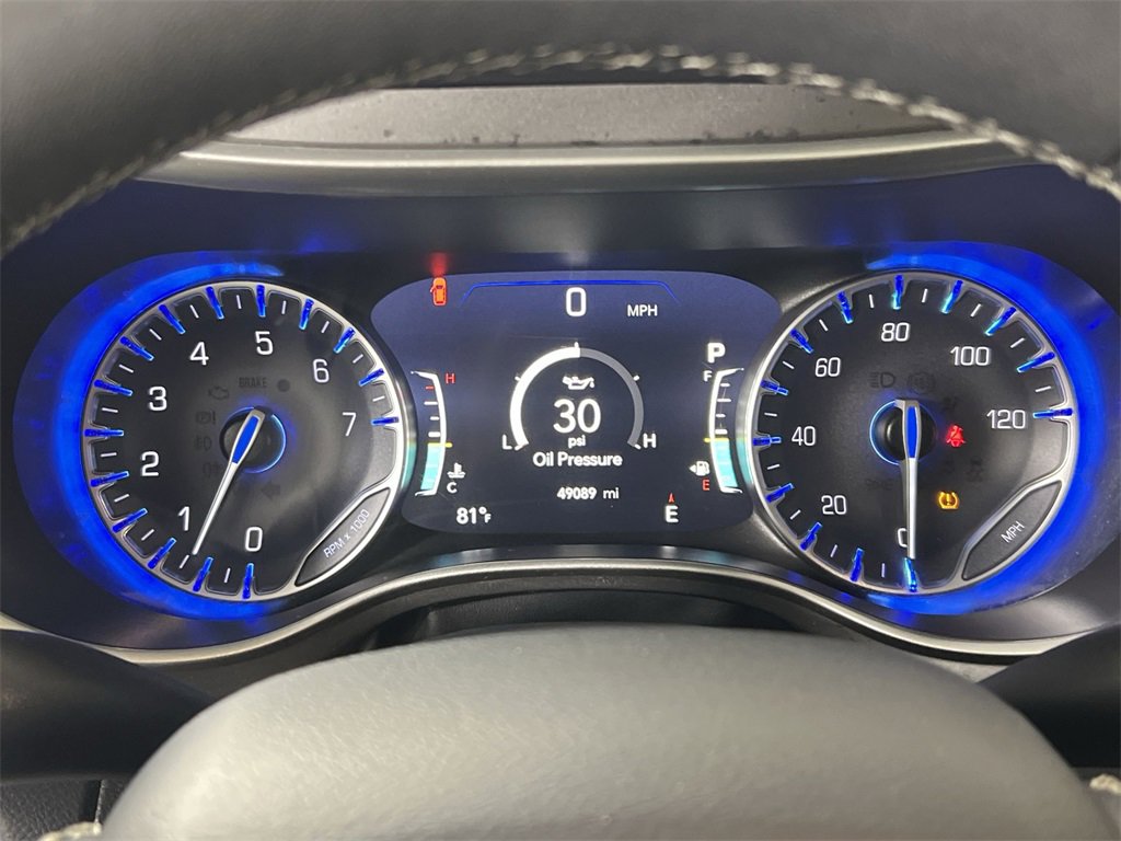 Used 2024 Chrysler Pacifica Touring-L image 10