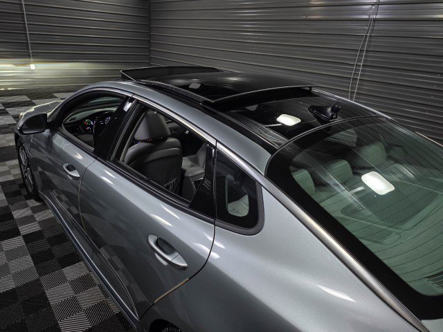 Used 2017 Kia Optima EX w/ Technology Package image 10