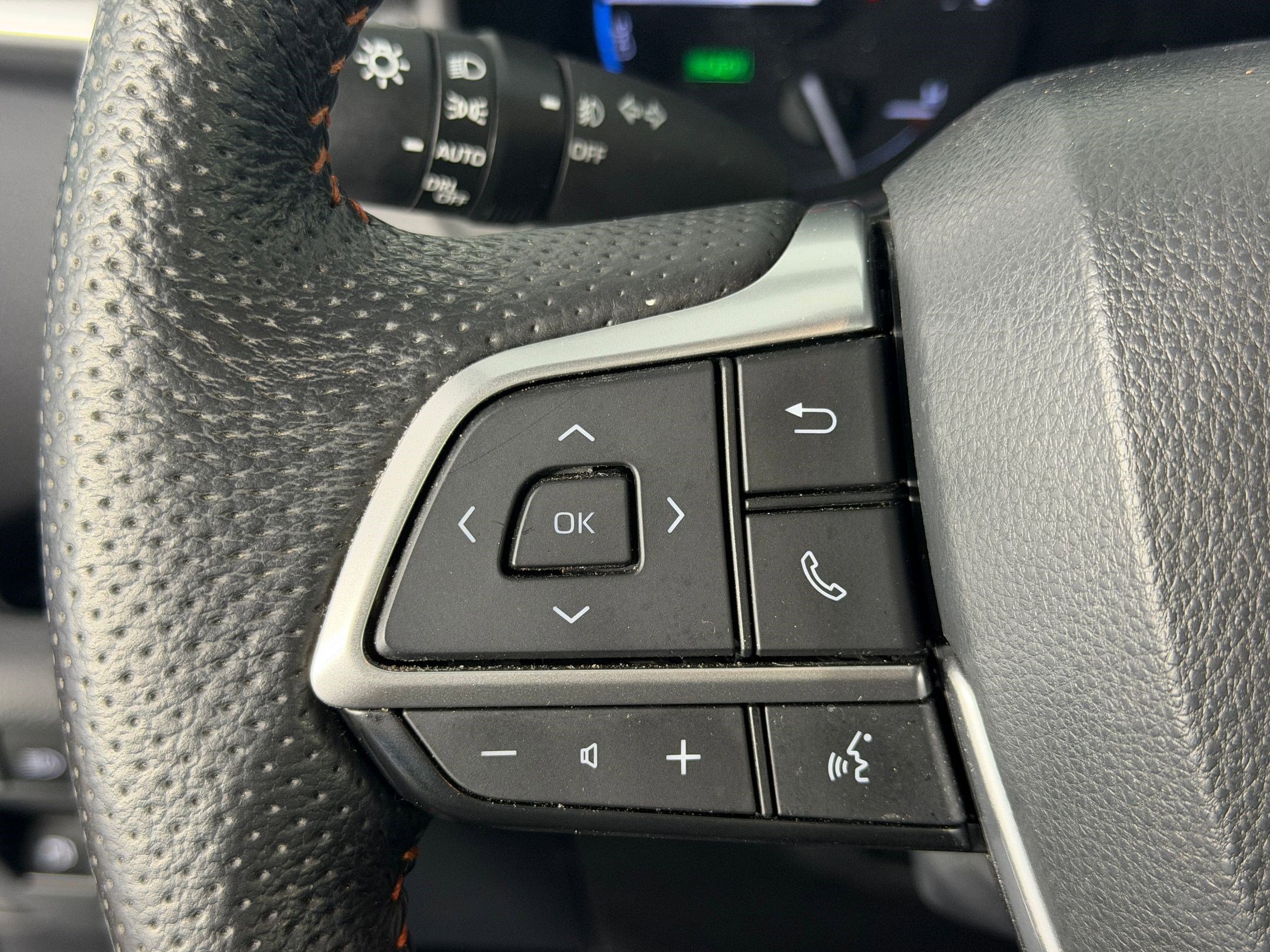 Used 2023 Toyota Sienna XSE AWD/4WD image 15