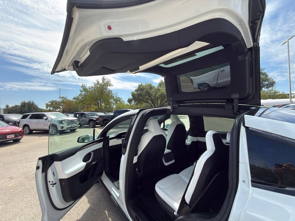 Used 2023 Tesla Model X AWD/4WD image 29