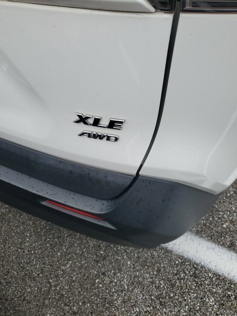 Used 2019 Toyota RAV4 XLE image 13