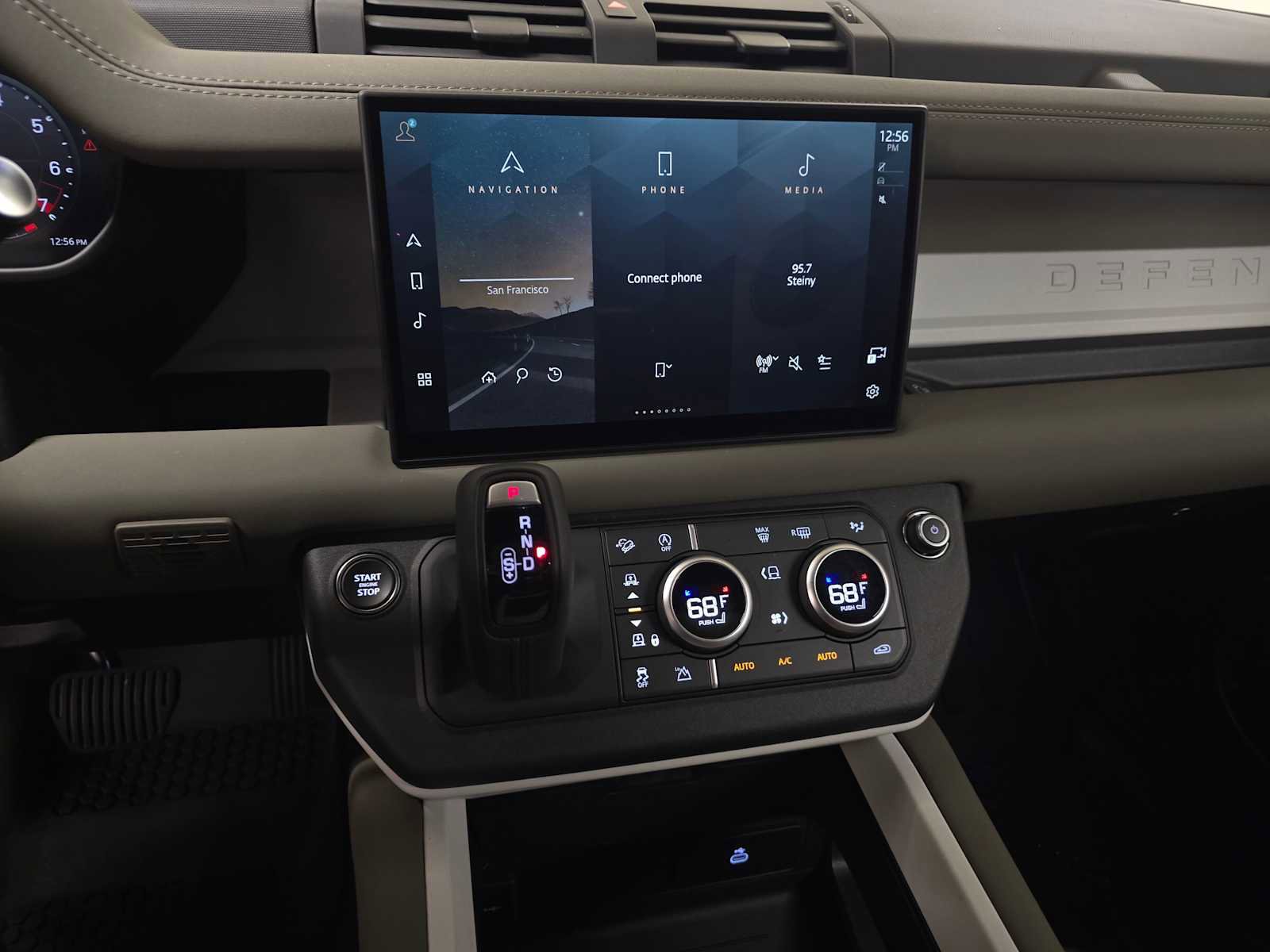 Used 2025 Land Rover Defender 90 X-Dynamic SE image 23