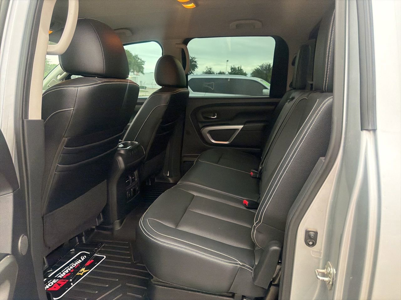 Used 2017 Nissan Titan PRO-4X w/ Pro-4x Convenience Package AWD/4WD image 8