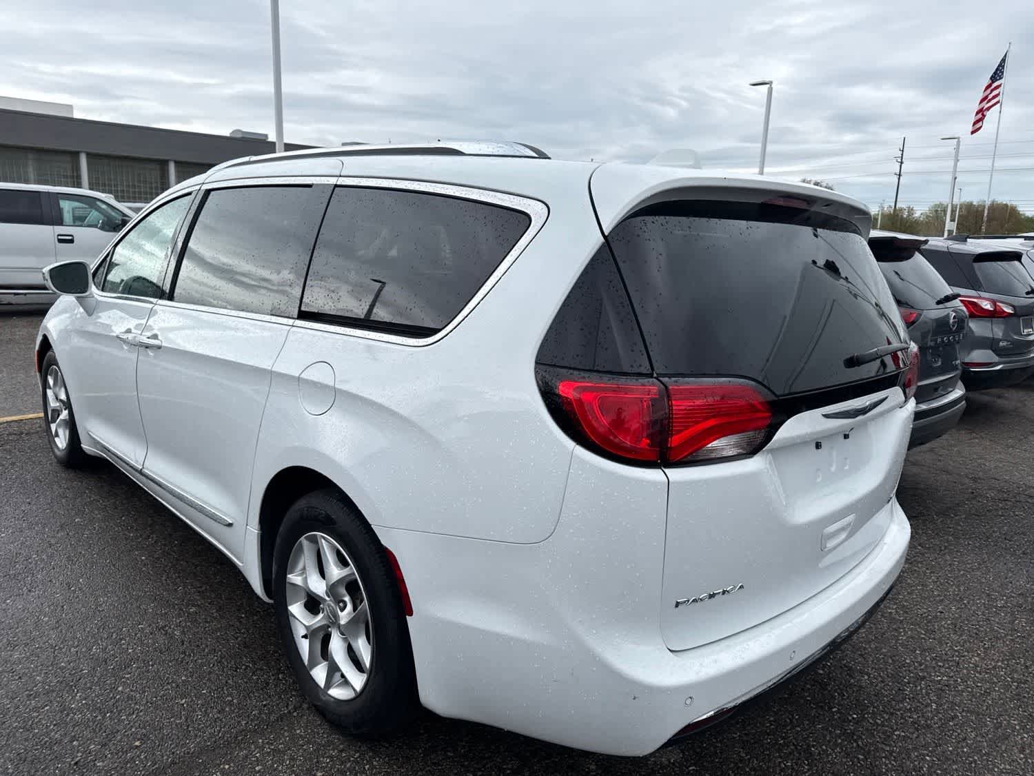 Used 2020 Chrysler Pacifica Limited FWD image 10