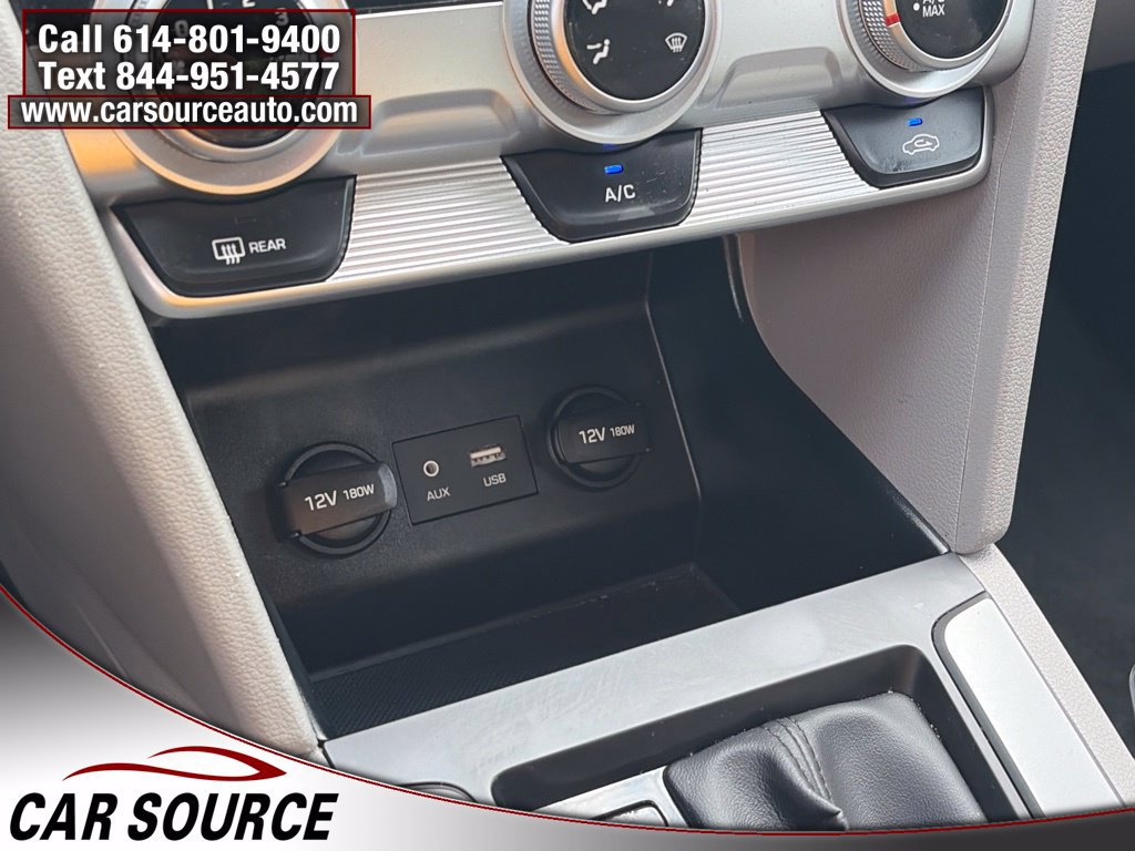 Used 2019 Hyundai Elantra SE FWD image 17