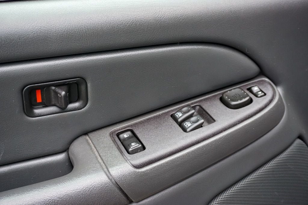 Used 2004 Chevrolet Silverado 2500 LS AWD/4WD image 48