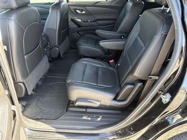 Used 2021 Chevrolet Traverse Premier FWD image 16