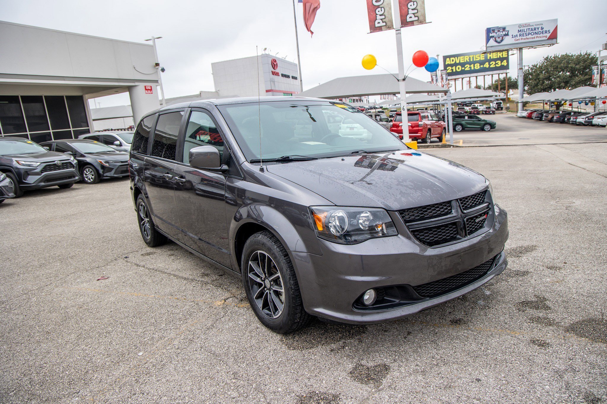 Used 2018 Dodge Grand Caravan SE image 5