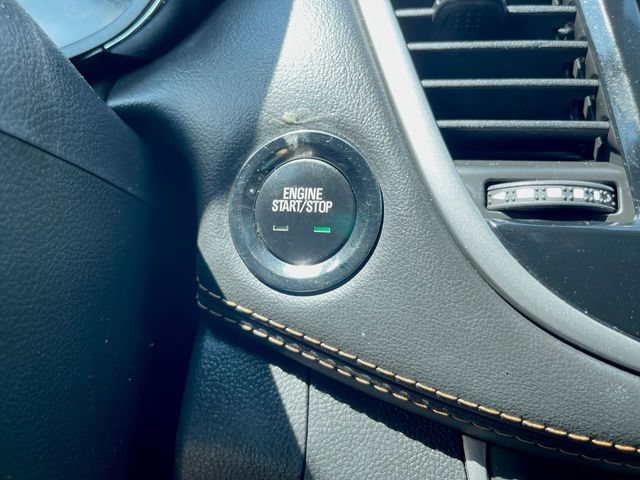 Used 2019 Chevrolet Trax LT w/ LT Convenience Package FWD image 17
