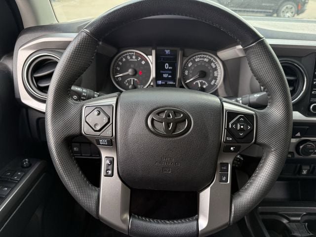Used 2022 Toyota Tacoma SR5 RWD image 14