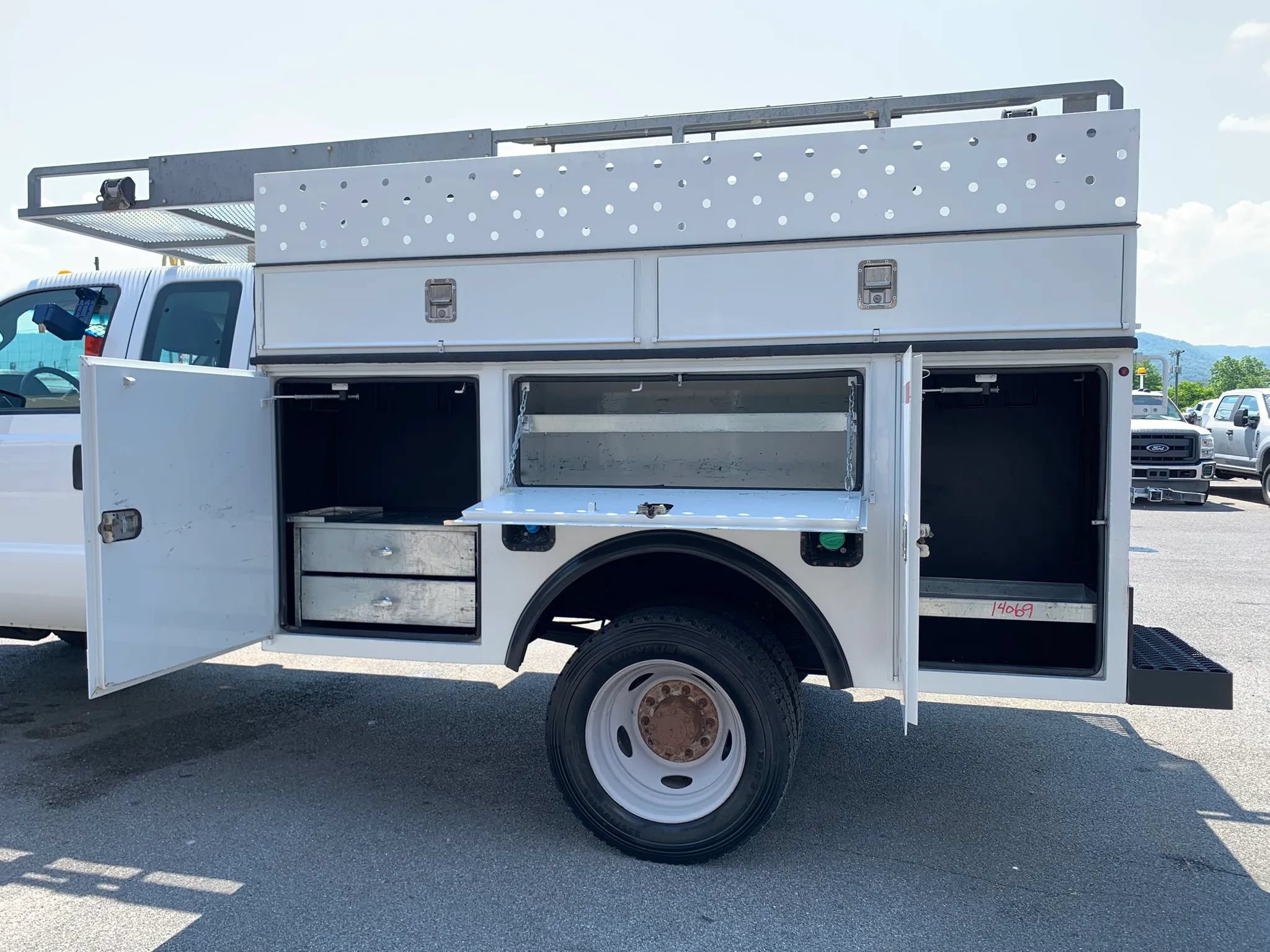 Used 2011 Ford F550 4x4 SuperCab Super Duty w/ PWR Equipment Group image 29
