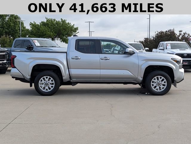 Used 2024 Toyota Tacoma SR5 AWD/4WD image 4