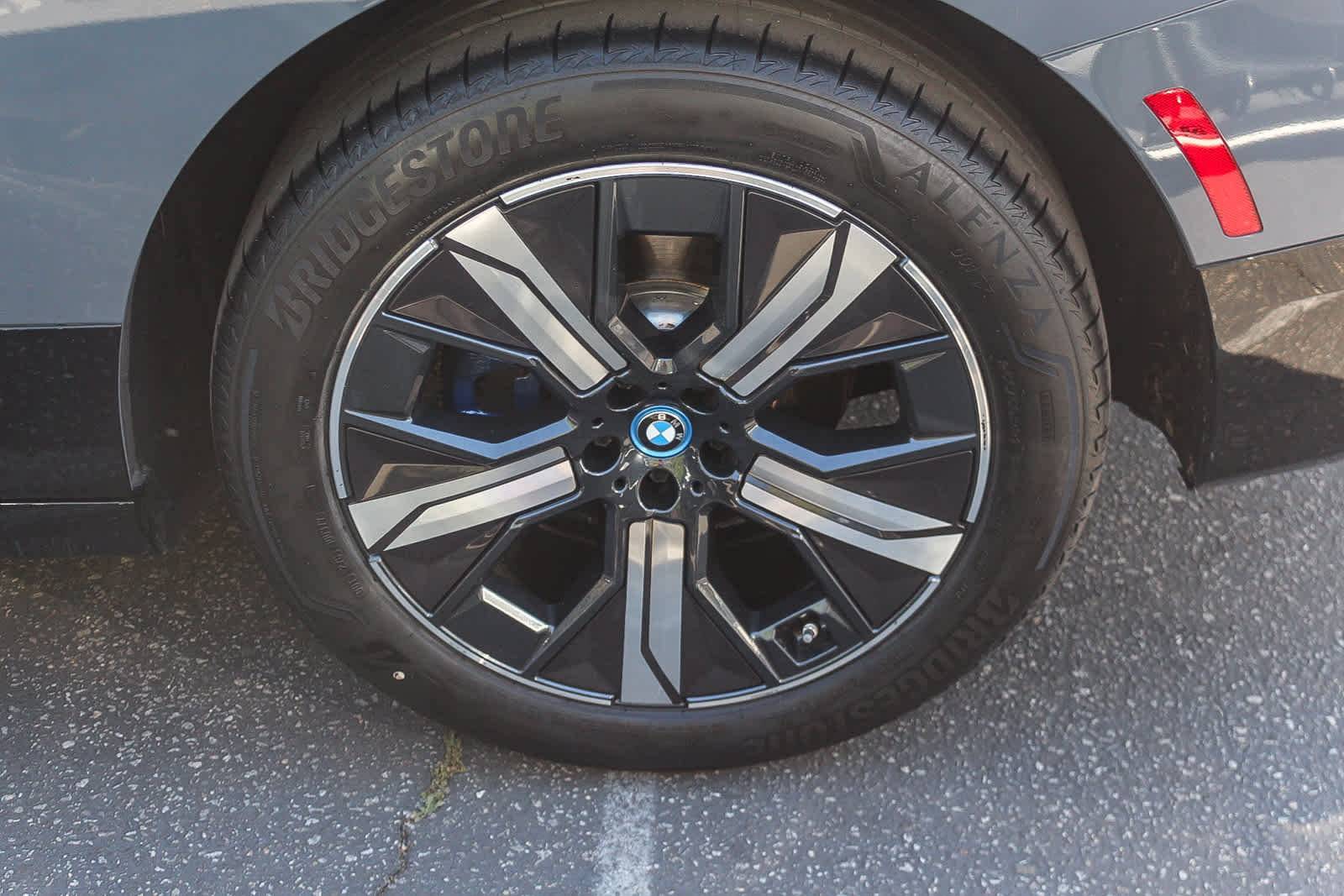 Certified 2023 BMW iX xDrive50 w/ Sport Package AWD/4WD image 8