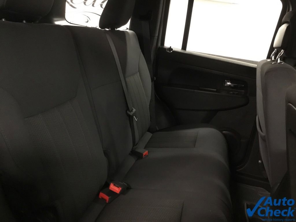 Used 2012 Jeep Liberty Sport AWD/4WD image 26
